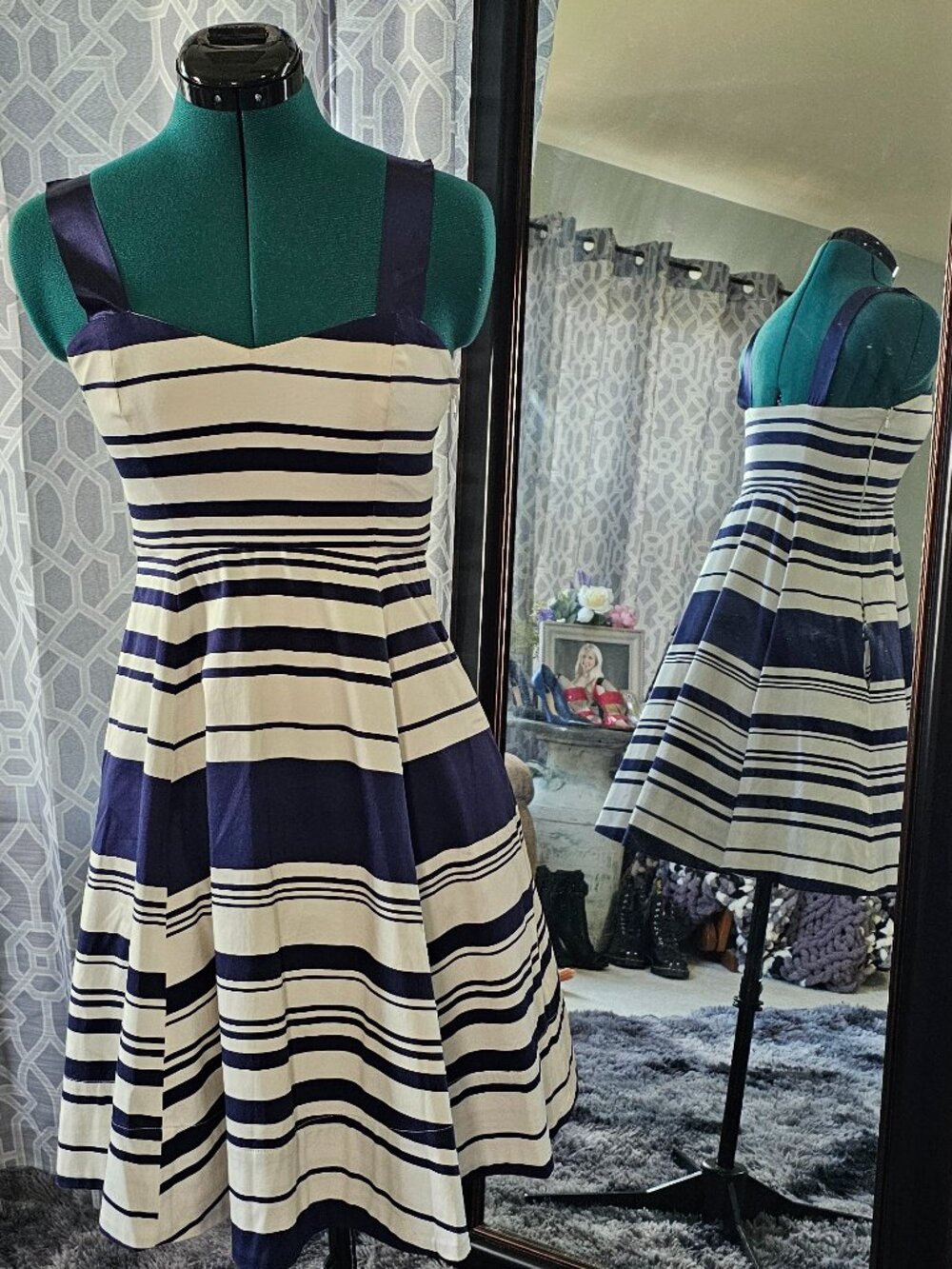 Forever New Navy & Cream Striped Bodycon Knit Dress – Size 8